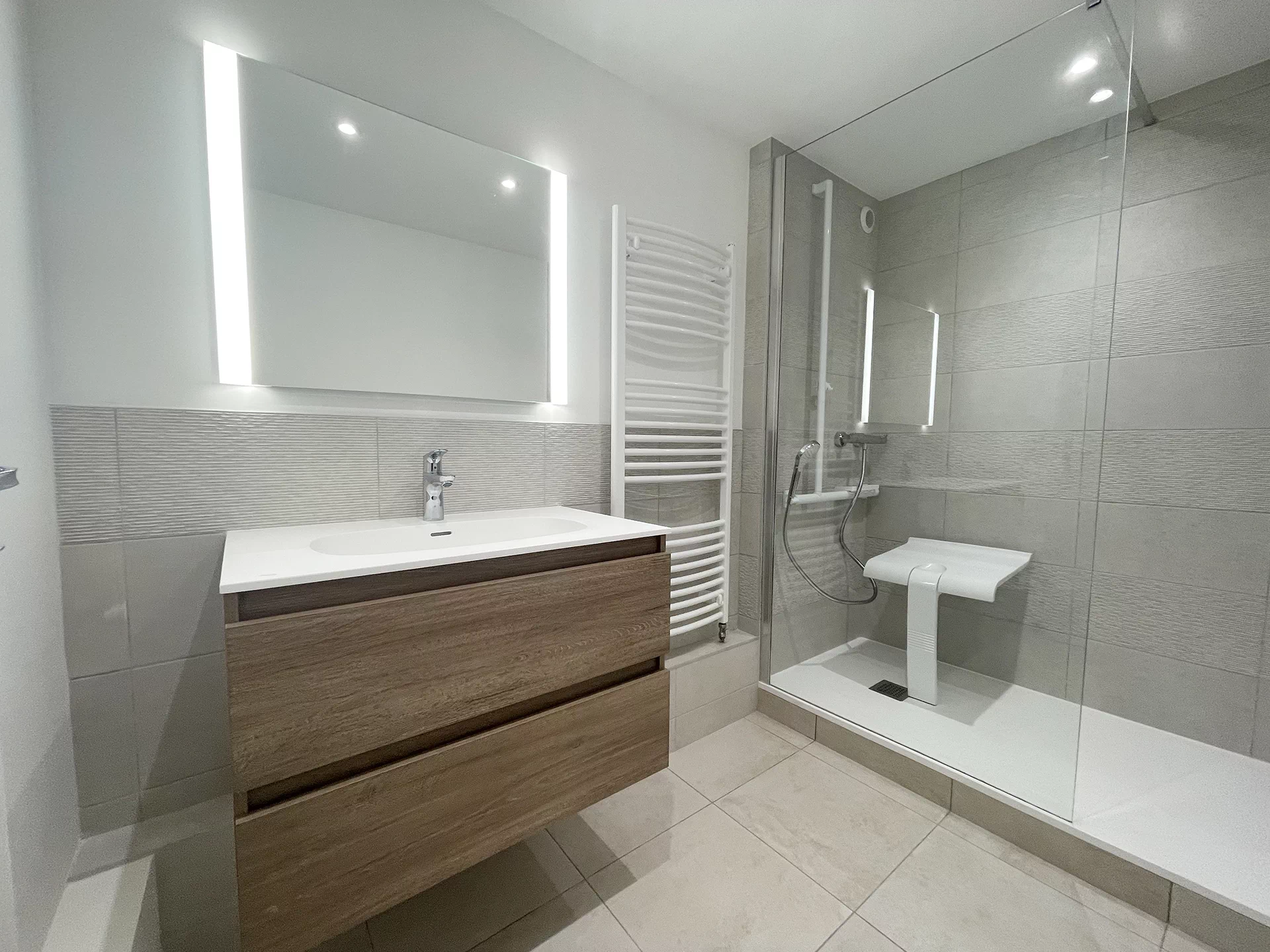 Réalisation de salle de bains par H2HOME